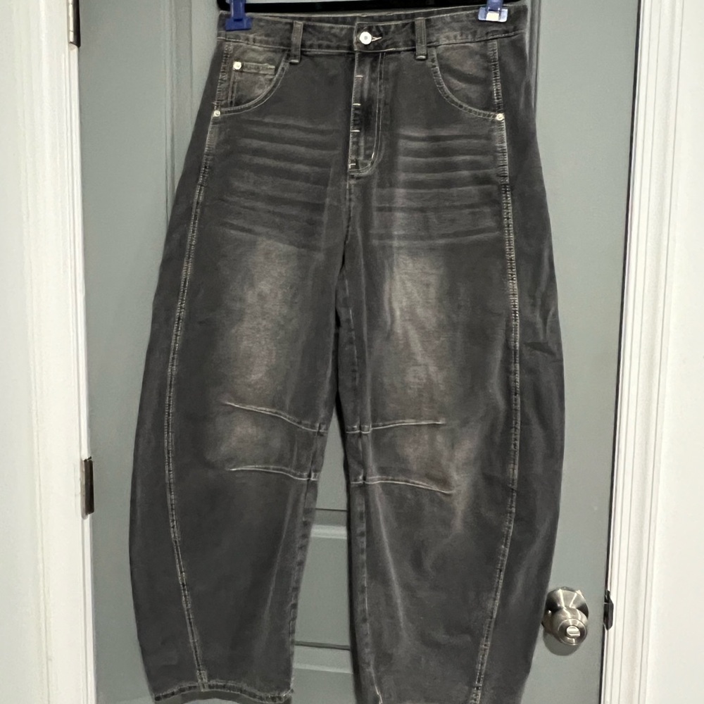 Gray wash barrel jeans